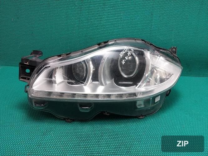 Jaguar XJ 2013 — фара левая HID AW9313W030AD