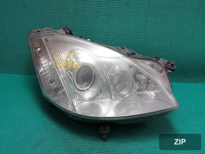 Mercedes-Benz S-Class 2007 — фара правая HID