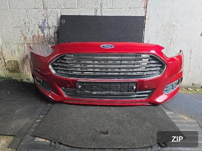 Ford Mondeo 2016 — передний бампер правый