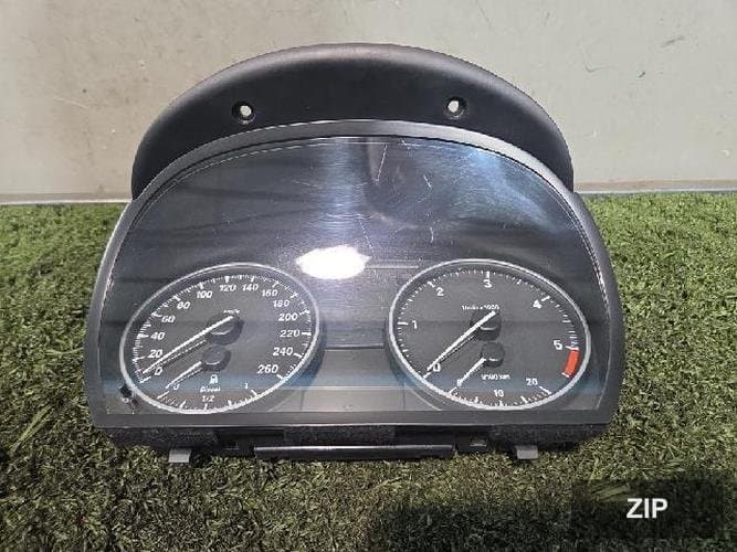 BMW 3 series 2010 — панель приборов 9220963 01