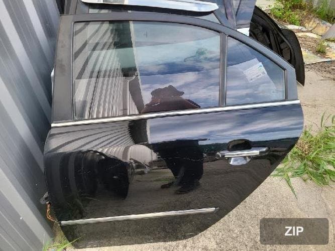 Hyundai Sonata 2009 — дверь задняя левая (водительская)