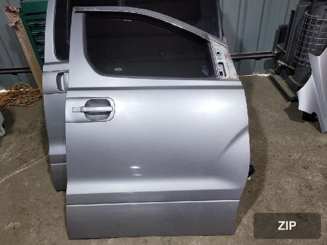 Hyundai Grandstarex 2014 — передняя дверь правая (водителя)