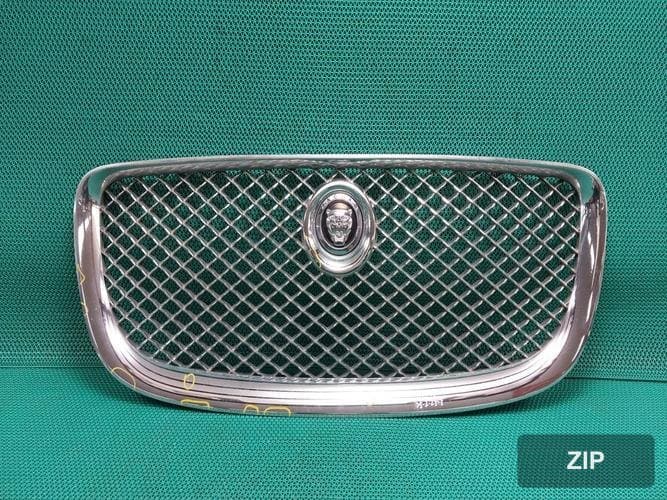 Jaguar XJ 2013 — решётка радиатора AW938B271AA