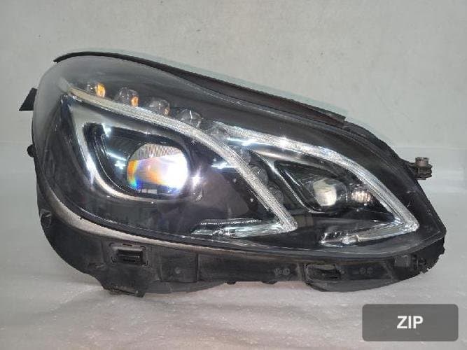 Mercedes-Benz E-Class 2015 — фара правая A212 906 32 03
