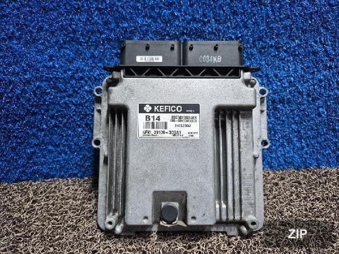 Hyundai Grandeur 2013 — блок управления двигателем ECU 391093CGA1