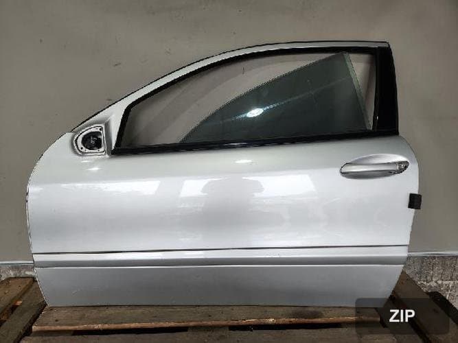 Mercedes-Benz C-Class 2002 — передняя дверь левая (CL203)