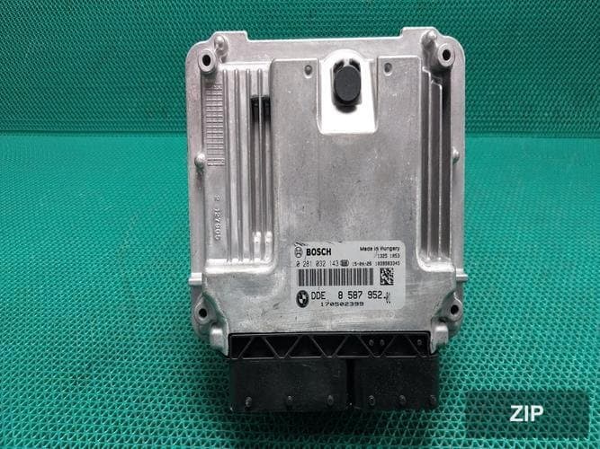 BMW 3 Series 2014 — блок управления двигателем ECU 858795201
