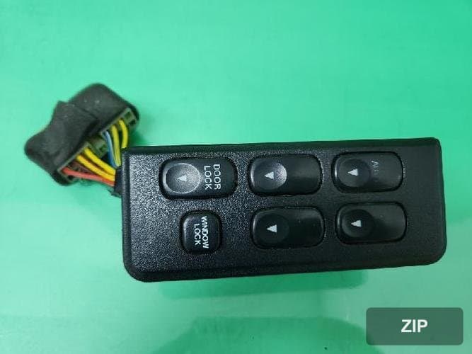 Hyundai Sonata 1991 — кнопка электростеклоподъемника