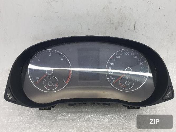 Volkswagen Passat 2015 — приборная панель 561920870E
