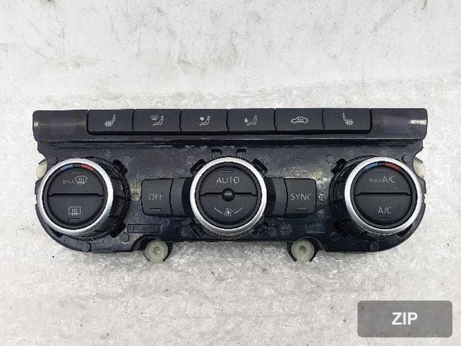 Volkswagen Passat 2015 — блок управления отоплением и кондиционером 561907044AR