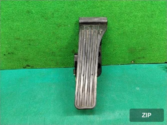 Mercedes-Benz C-Class 2014 — педаль акселератора A2043000004