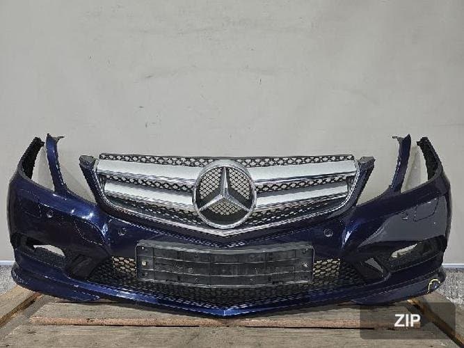 Mercedes-Benz E-Class 2011 — передний бампер