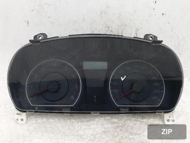 Hyundai i30 2011 — панель приборов