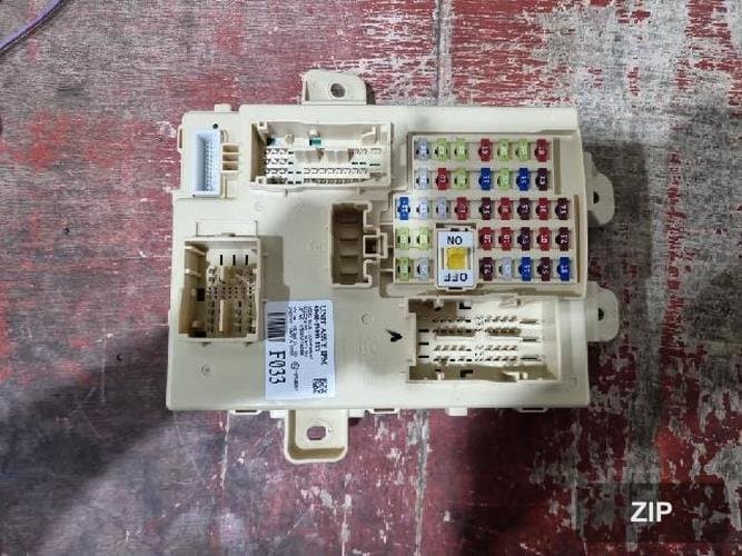 Hyundai Grandeur 2015 — блок предохранителей (салонный) 95400-3V033