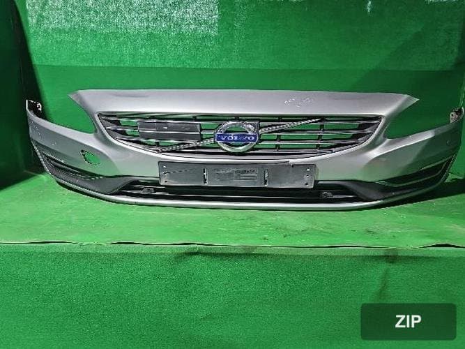 Volvo S60 2016 — передний бампер