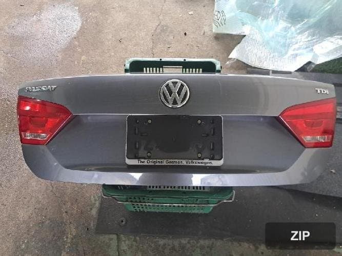 Volkswagen Passat 2015 — крышка багажника