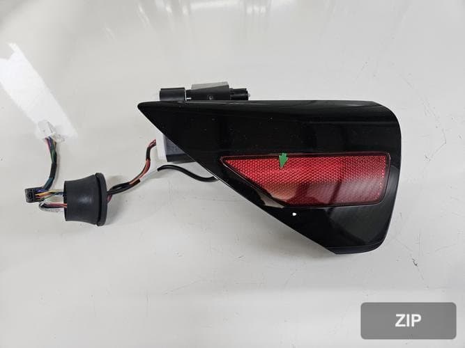 Tesla Model 3 2021 — крышка порта зарядки