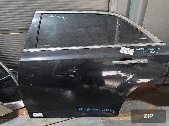Chrysler 300 2012 — дверь задняя левая 68127963AF