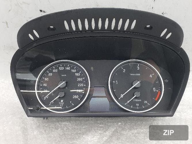 BMW X5 2013 — приборная панель