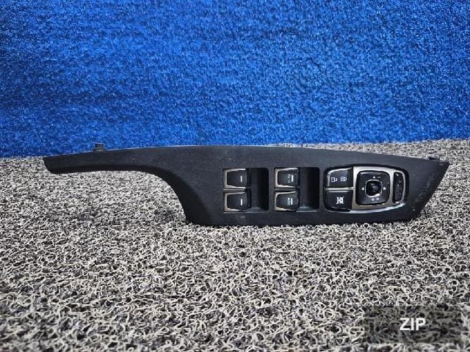 Hyundai Grandeur 2013 — кнопка стеклоподъемника 935703V321RY 3