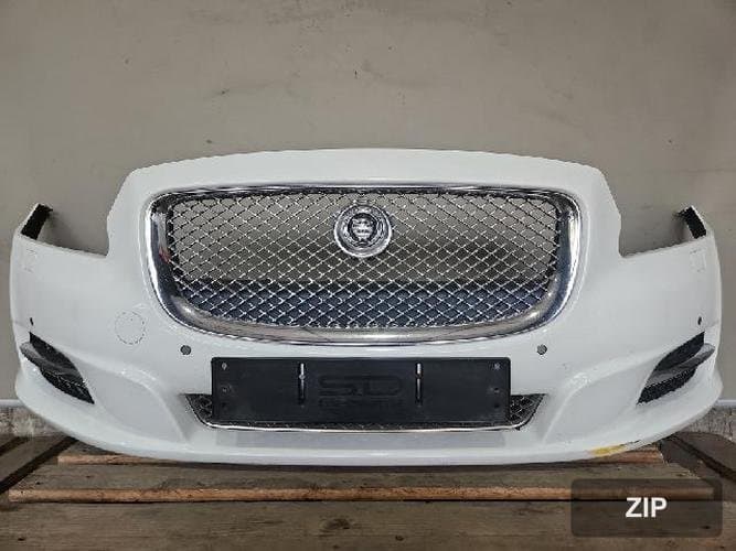 Jaguar XJ 2011 — передний бампер