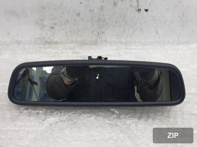 BMW 7 Series 2014 — зеркало салона
