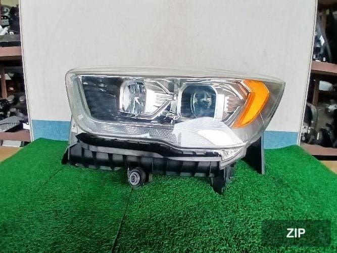 Ford Kuga 2017 — фара левая 4113155AH