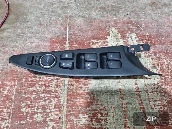 Hyundai Sonata 2013 — переключатель стеклоподъемника M0510-3S010 6