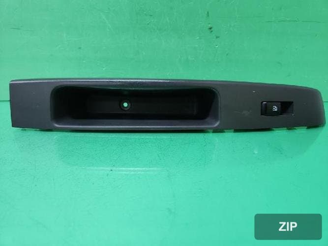 GM Daewoo Matiz 2011 — кнопка стеклоподъемника передняя левая
