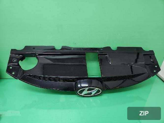 Hyundai Tucson 2010 — решетка радиатора 86351-2S100