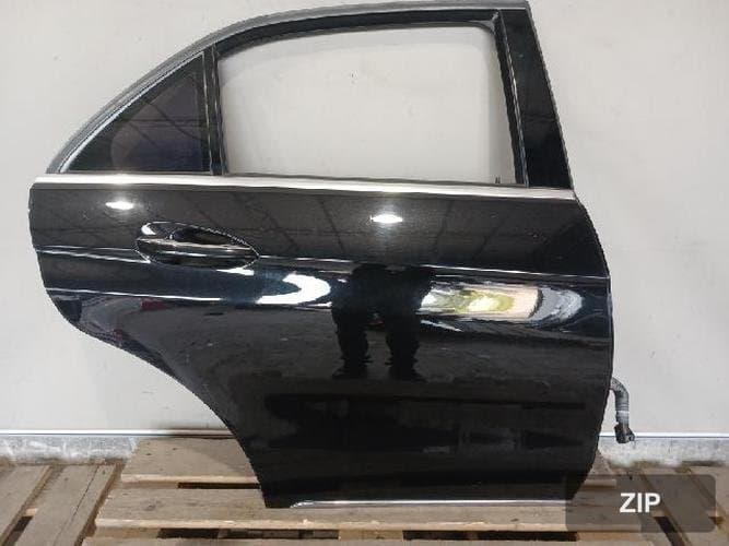 Mercedes-Benz E-Class 2015 — дверь задняя правая