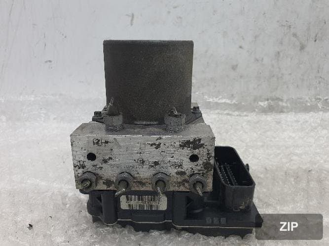 Mercedes-Benz E-Class W212 2011 — блок ABS A2124313512