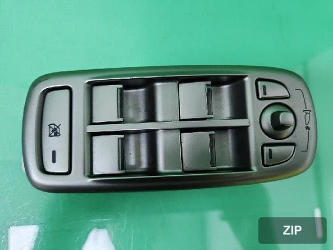 Jaguar XF 2010 — кнопка стеклоподъемника 1