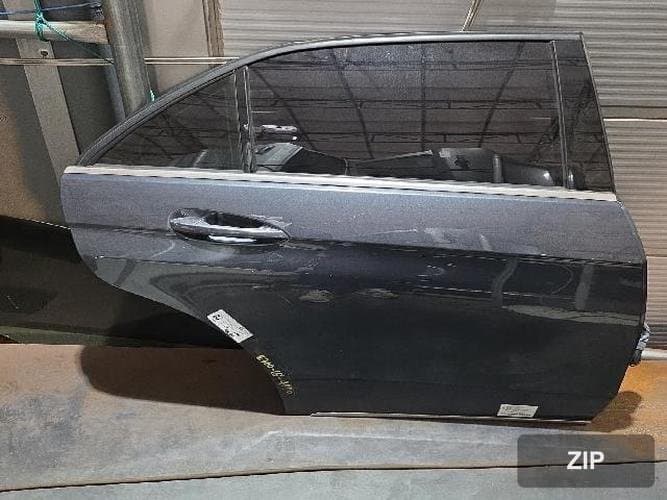 Mercedes-Benz E-Class W212 2016 — дверь задняя правая