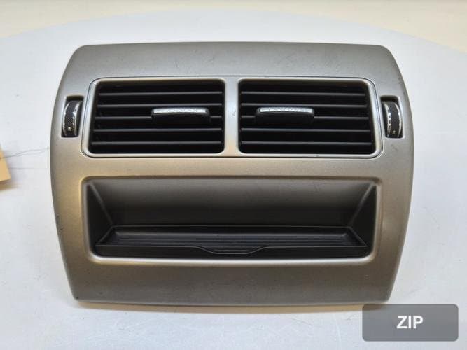 Jaguar XF 2009 — дефлектор воздухозаборника 8X235467446A