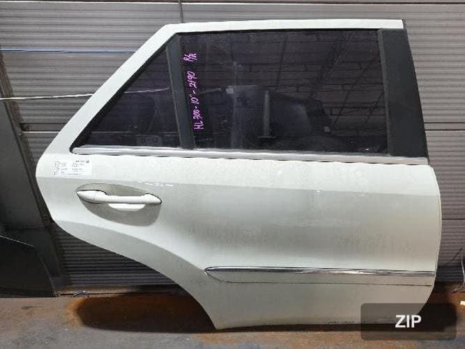 Mercedes-Benz M-класс 2010 — дверь задняя правая