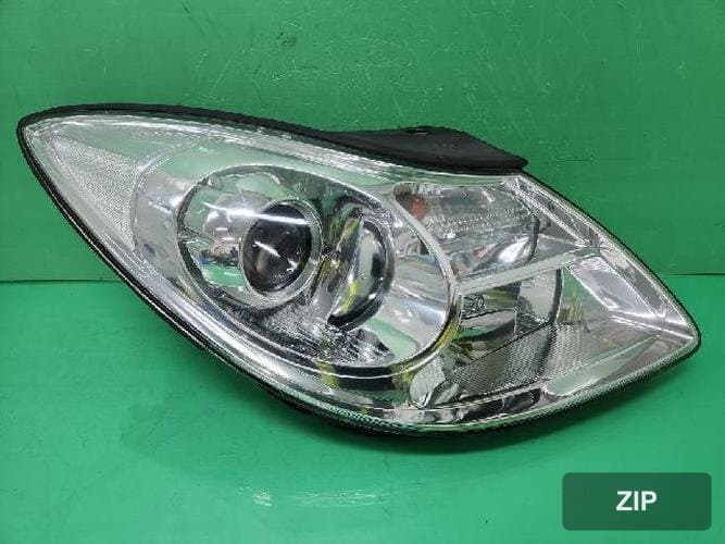 Hyundai Veracruz 2009 — фара головного света правая 92102-3J-1
