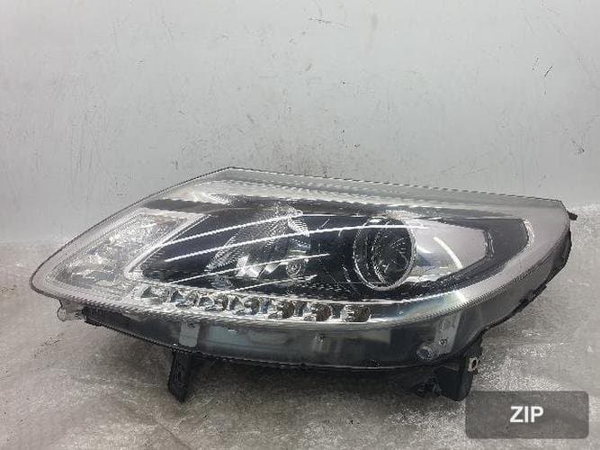 Renault SM5 2014 — фара левая (водительская) 260601544R