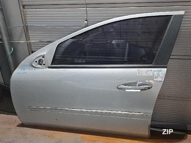 Mercedes-Benz M-Class 2007 — передняя дверь левая A1647200105
