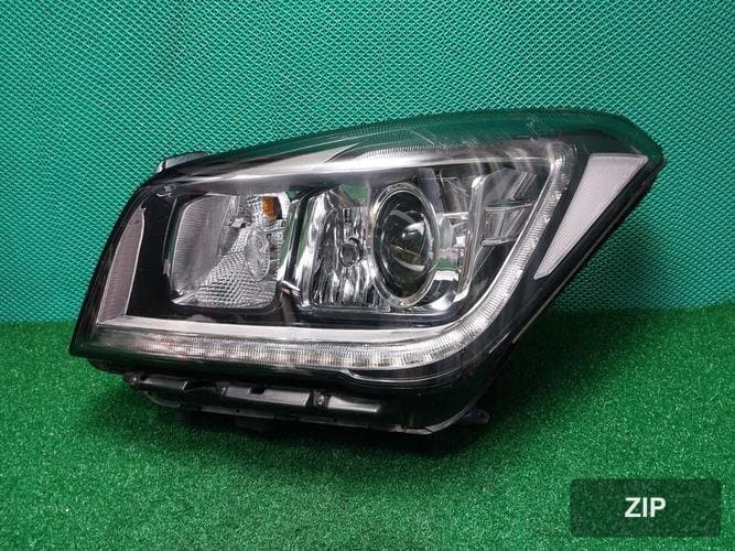 Hyundai Genesis 2016 — фара левая в сборе HID