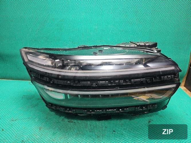 Genesis GV70 2025 — фара правая LED модуль