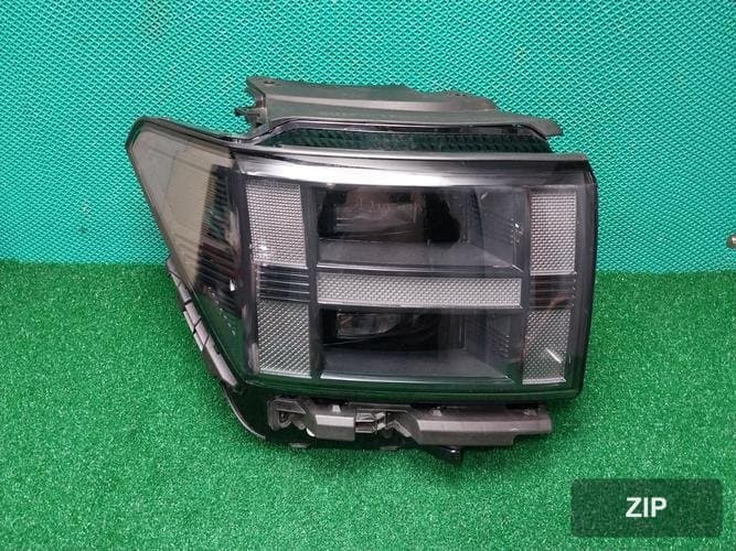 Hyundai Santa Fe 2025 — фара передняя правая 92102P6110