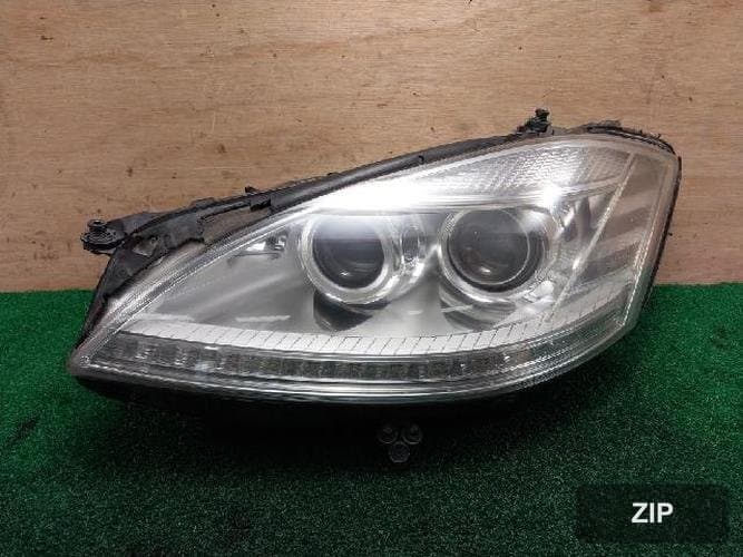 Mercedes-Benz S-класс 2011 — фара левая HID