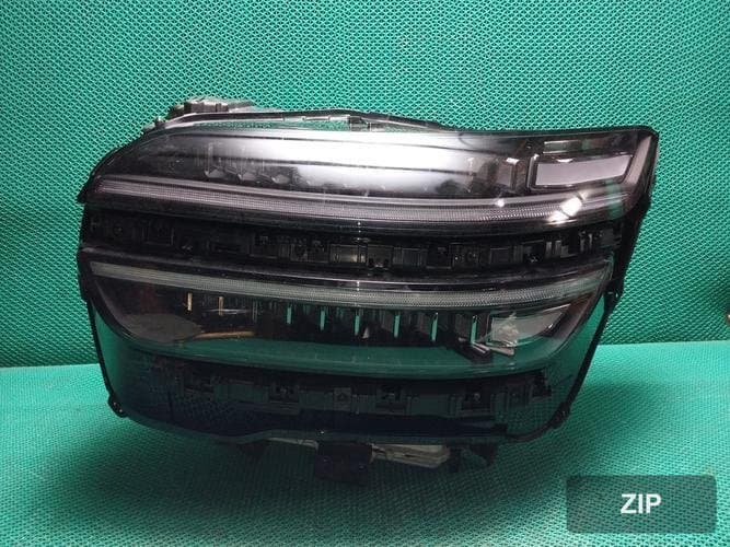 Genesis GV70 2024 — фара левая
