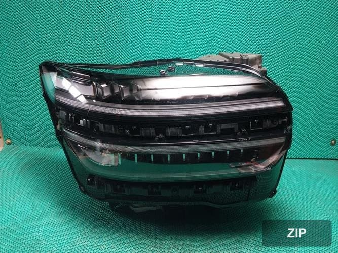 Genesis GV70 2024 — фара правая LED 92102AR