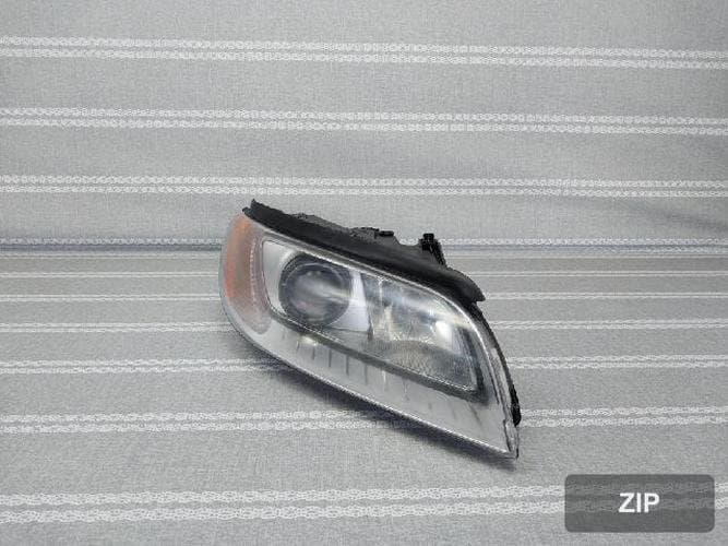 Volvo S80 2009 — фара правая (HID)