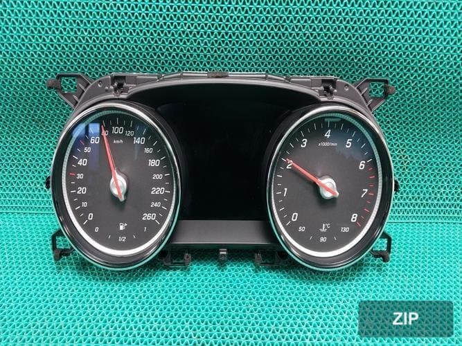 Mercedes-Benz E-Class 2017 — приборная панель A2139009616