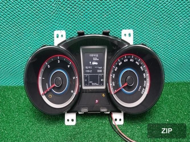 KG Mobility Tivoli 2019 — панель приборов 8026035720