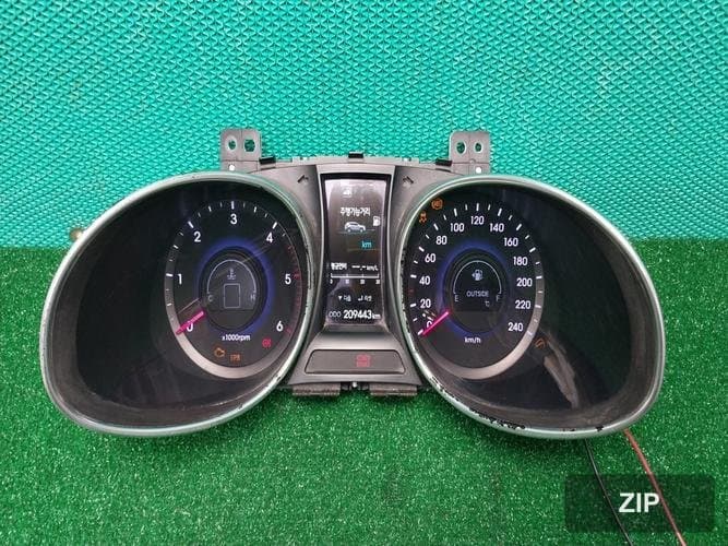 Hyundai Santa Fe 2014 — приборная панель 940132W000