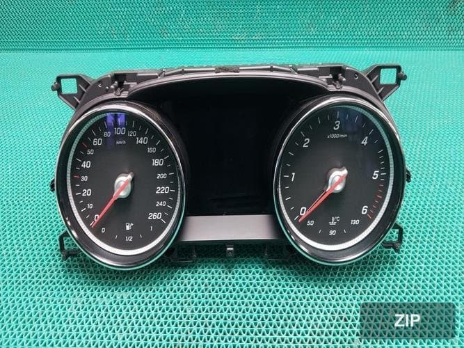 Mercedes-Benz E-Class 2019 — панель приборов A2139007525